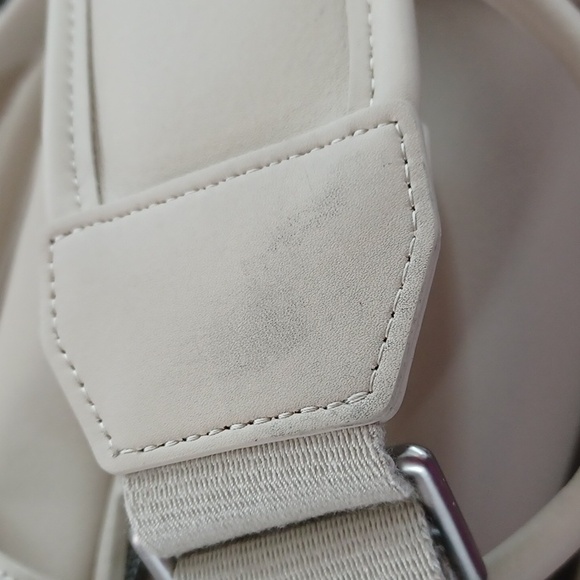 Monos Metro Duffel Vegan Leather New - Picture 6 of 16